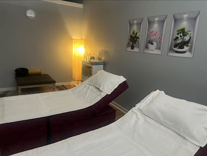 Little Asian hands feet & body massage - Asian Massage