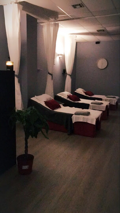 Asian Massage (Foot Reflexology) - Asian Massage